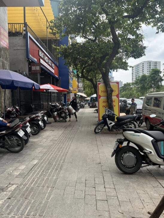 Đầu tư đỉnh, MP Văn Cao Toà VP 101m2, 10 tầng, MT 6m vỉa hè rộng cho thuê 250tr/tháng chỉ 86 tỷ