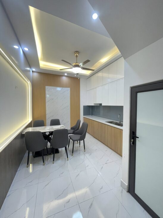 Bán nhà Đào Tấn 35m 4 Tầng Ngõ thông, kinh doanh giá 6.9 tỷ