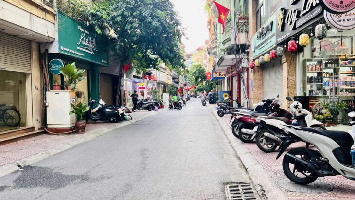 bán nhà Ngọc Lâm, 150m, mặt tiền 5.6m, nở hậu, vỉa hè, ôtô tránh