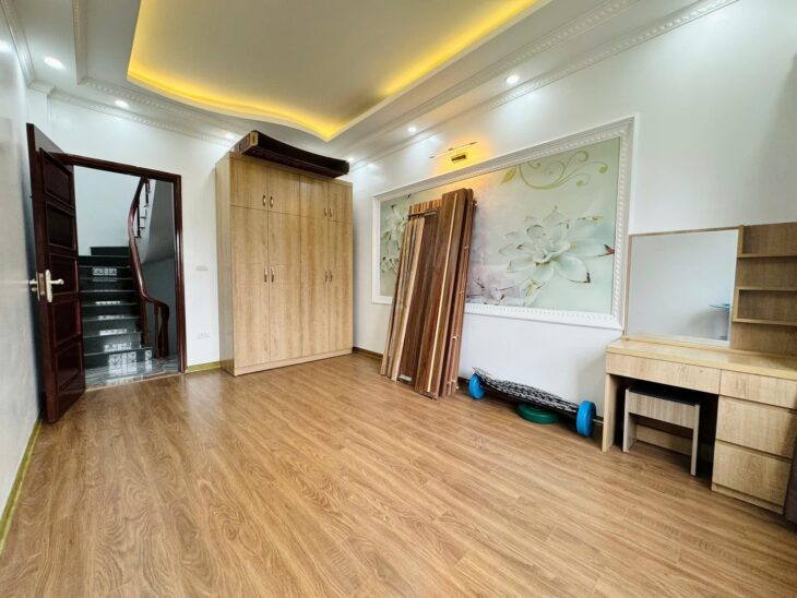 BÁN NHÀ PHỐ TRẠM LONG BIÊN – 30M² X 5 TẦNG, NGÕ Ô TÔ