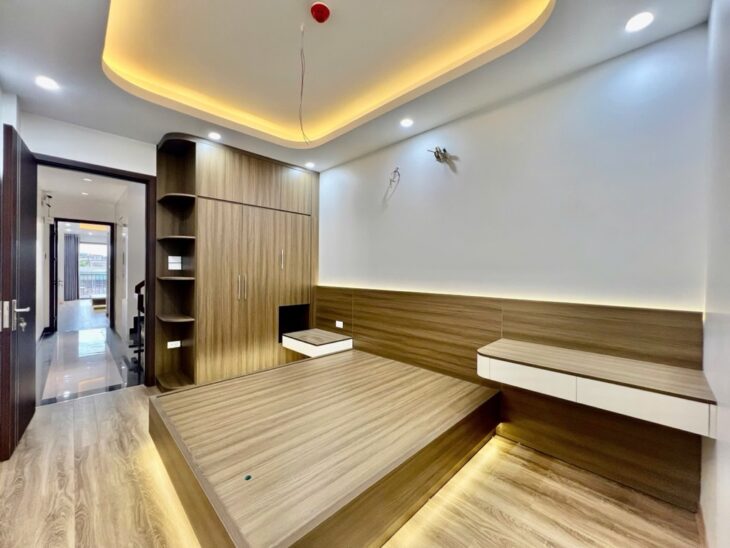 Nhà Quang Tiến, lô góc, dân xây 45m2, 5 tầng chỉ 7,1 tỷ