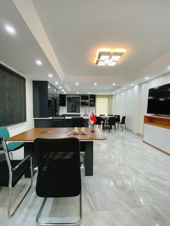 18.5 Tỷ, Oto Tránh, Vỉa hè, Kinh Doanh đỉnh, Lõi Đống Đa, Lô góc, 40m2 x 6T thang máy.