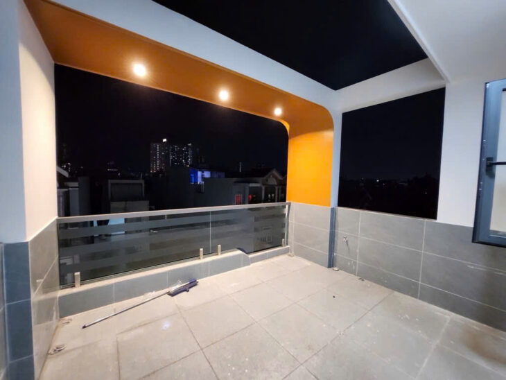 Bán nhà hẻm Chiến Lược, Bình Tân. 4x15m, 3 tầng, 4PN, Sổ Đỏ. Giá 7.9 tỷ.