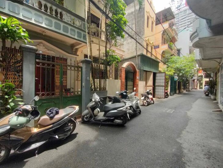 Bán đất phân lô Hồ Tùng Mậu, 35m2, ô tô đỗ cửa, sổ đỏ chính chủ, giá tốt