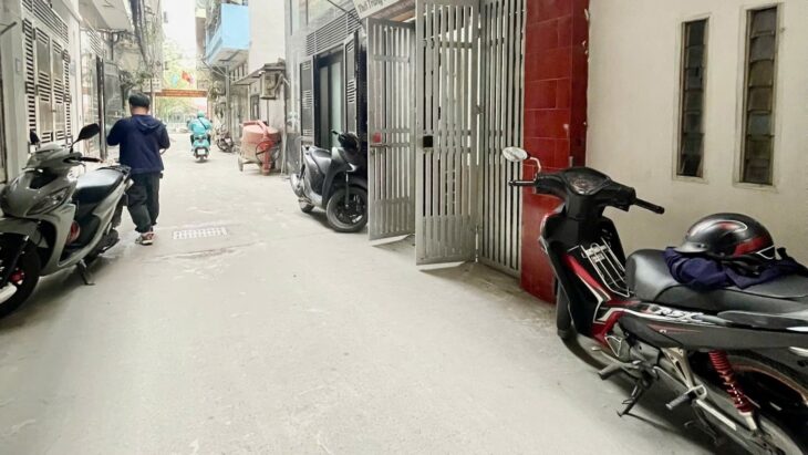 Bán nhà phố Trịnh Đình Cửu – Hoàng Mai –PHÂN LÔ ĐẸP – Ô TÔ ĐỖ CỬA – NGÕ THÔNG – CHỈ 10,89T