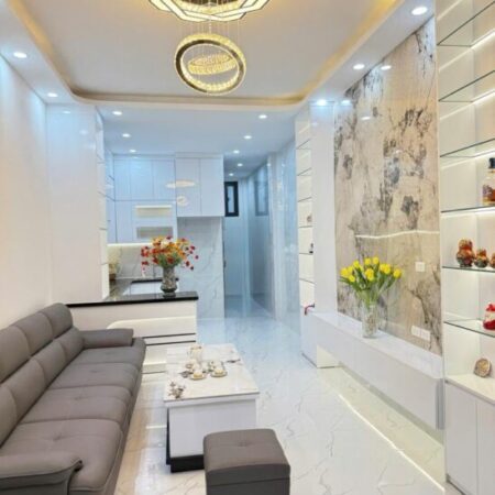 Bán nhà Hoàng Cầu 45m 5 tầng, ô tô, thang máy hơn 13 tỷ. Bán nhà Hoàng Cầu 45m 5 tầng, ô tô, thang máy hơn 13 tỷ.