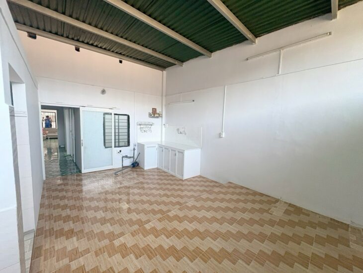 Cho thuê nhà nguyên căn 2pn hẻm Đồng Nai rộng 140m2 giả rẻ 6tr5/tháng