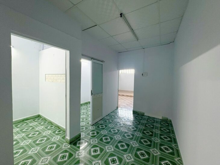 Cho thuê nhà nguyên căn 2pn hẻm Đồng Nai rộng 140m2 giả rẻ 6tr5/tháng