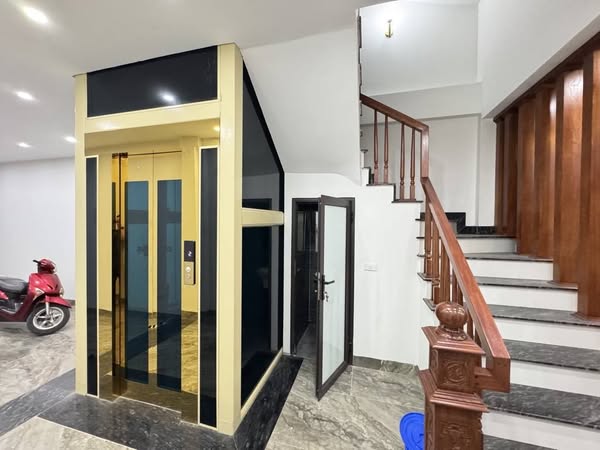 NHÀ MỚI, NỘI THẤT ĐẸP : 6 TẦNG THANG MÁY Ô TÔ VÀO NHÀ – LÊ TRỌNG TẤN THANH XUÂN – NHỈNH 18 Tỷ