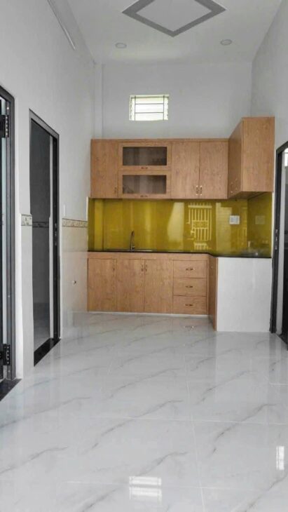 NHÀ MỚI 49M2 NGANG KHỦNG 8M. 30M RA HẺM XE HƠI THÔNG, GẦN NGÃ TƯ NƯỚC ĐÁ. SÁT VÁCH HIỆP THÀNH CITY.