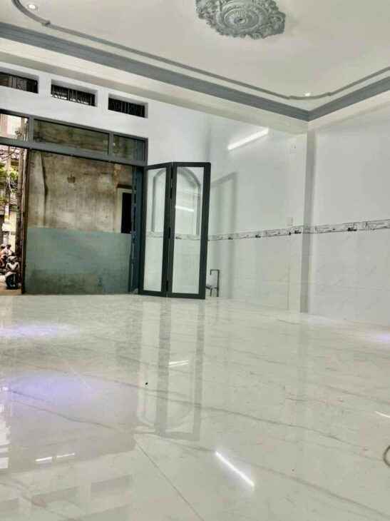 NHÀ VỊ TRÍ ĐẸP GIÁP TÂN PHÚ DIỆN TÍCH TO GIÁ RẺ 3 TẦNG 60M2. SỔ A4 HOÀN CÔNG ĐỦ. BHHA, BÌNH TÂN