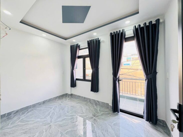 NHÀ 2 TẦNG LÔ GÓC 2 MẶT HẺM 38M2 HXH GẦN MẶT TIỀN BÙI VĂN NGỮ SÁT BÊN CHỢ NGÃ BA ĐÔNG QUANG. HIỆP