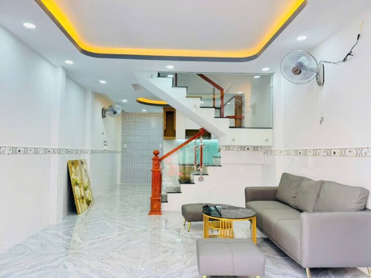 NHÀ 2 TẦNG LÔ GÓC 2 MẶT HẺM 38M2 HXH GẦN MẶT TIỀN BÙI VĂN NGỮ SÁT BÊN CHỢ NGÃ BA ĐÔNG QUANG. HIỆP