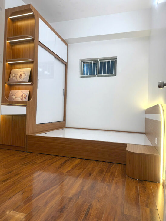 Bán căn hộ chung cư HH4A Linh Đàm, 66m2, 2 ngủ, view sân chung, giá 2 tỷ 950tr