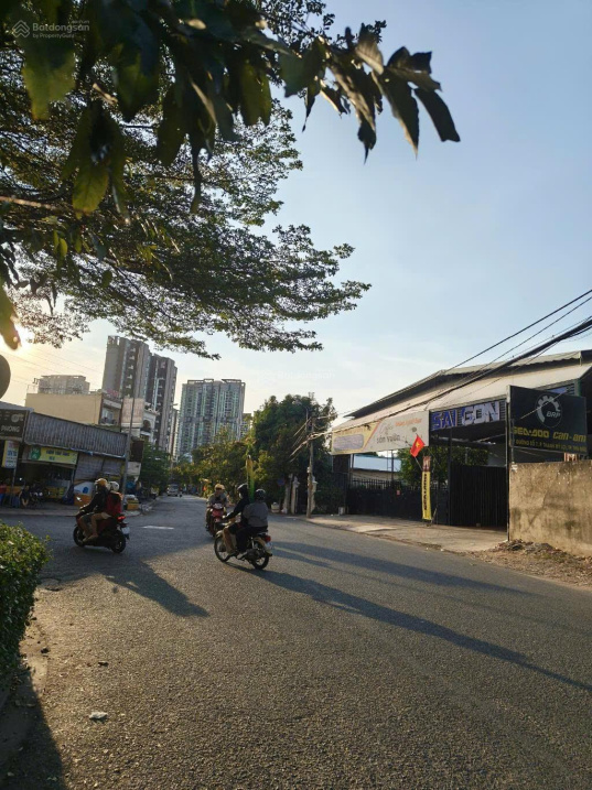 BÁN CĂN GÓC 4 TẦNG NGAY ĐỖ XUÂN HỢP, SỔ HỒNG