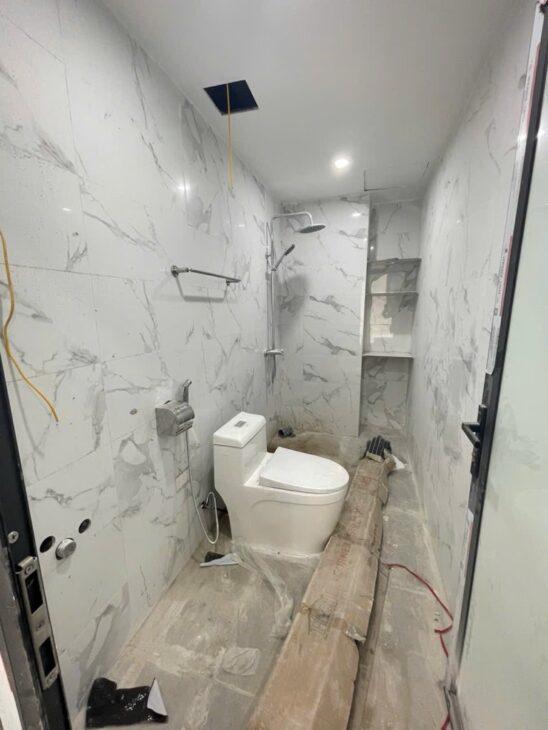 NHÀ MỚI DÂN XÂY CHẮC CHẮN – THANG MÁY XỊN – FULL NỘI THẤT- NGÕ 3M BA GÁC ĐUA – VÀI BƯỚC RA PHỐ _