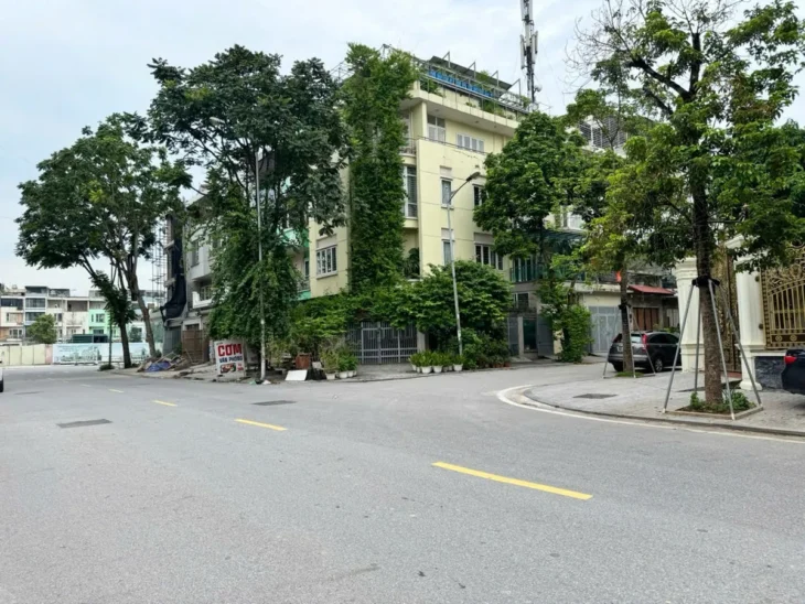 Bán gấp Biệt thự Văn Phú, Hà Đông 260mx4 tầng, đẳng cấp, kinh doanh đỉnh 45 tỷ.