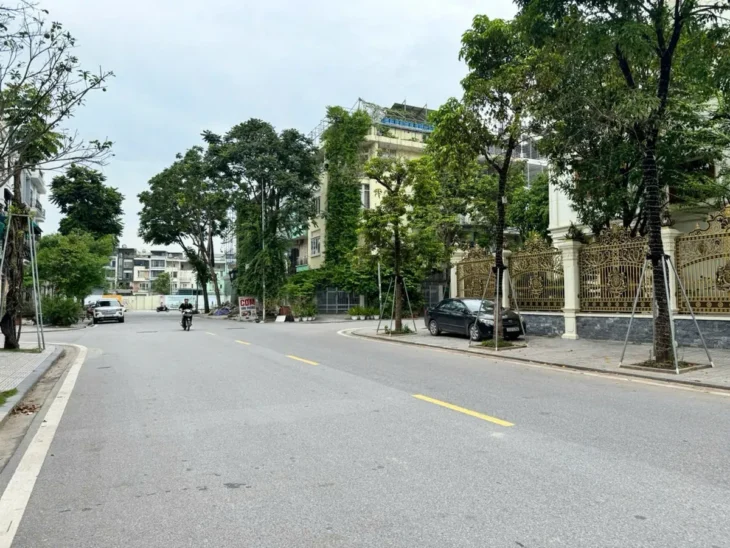Bán gấp Biệt thự Văn Phú, Hà Đông 260mx4 tầng, đẳng cấp, kinh doanh đỉnh 45 tỷ.