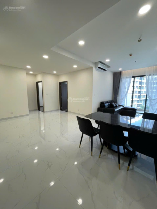 Cho thuê Diamond Centery 96m2 2pn 1 kho full nội thất cao cấp.