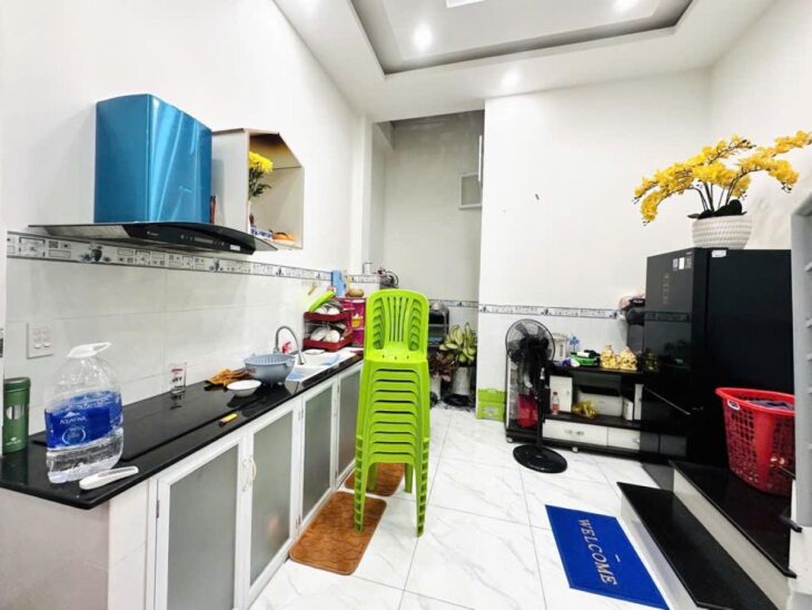 Nhà đẹp 2 tầng 35m2, Vuông – Thống Nhất QV