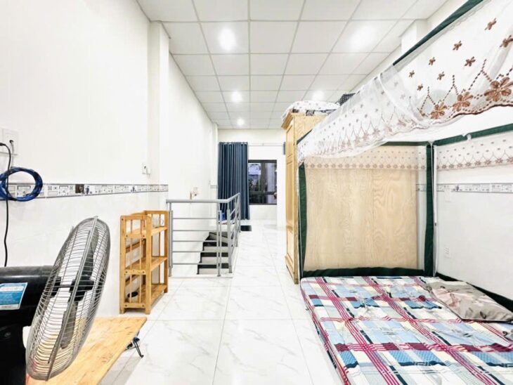 Nhà đẹp 2 tầng 35m2, Vuông – Thống Nhất QV