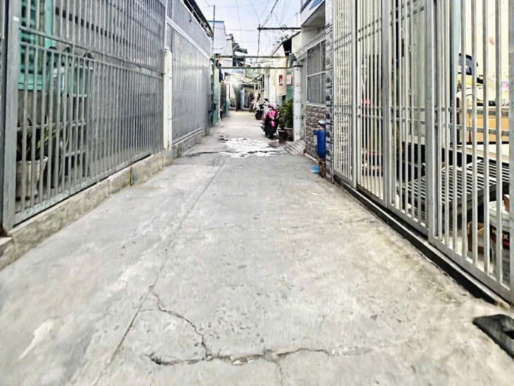 Nhà đẹp 2 tầng 35m2, Vuông – Thống Nhất QV