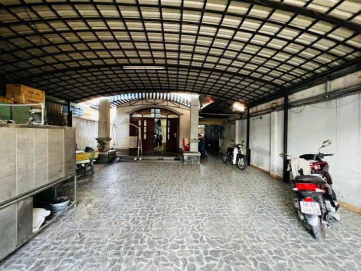 Giảm sốc 1.2 tỷ! Nhà MT 3 tầng 200m2, Nở hậu – Dương Công Khi HM