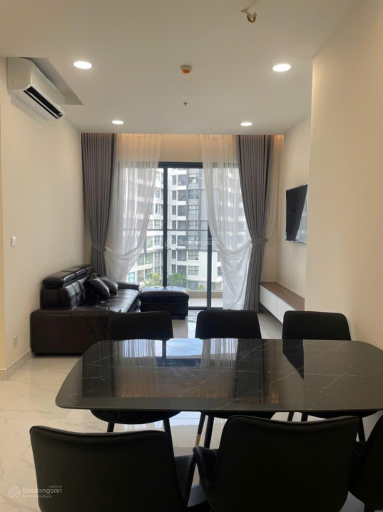 Cho thuê Diamond Centery 96m2 2pn 1 kho full nội thất cao cấp.