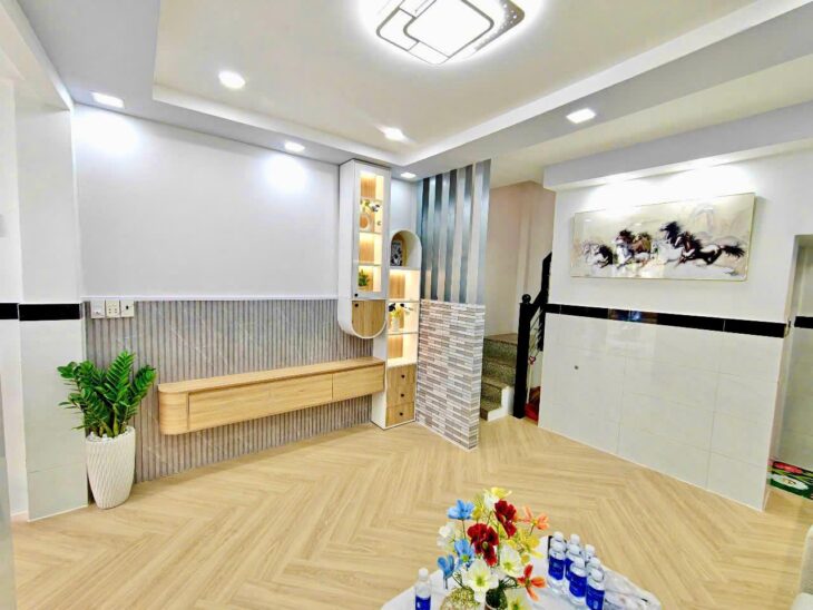 Giảm 200tr! Nhà 3 tầng sàn 69m2, Nở hậu – Nguyễn Du QV