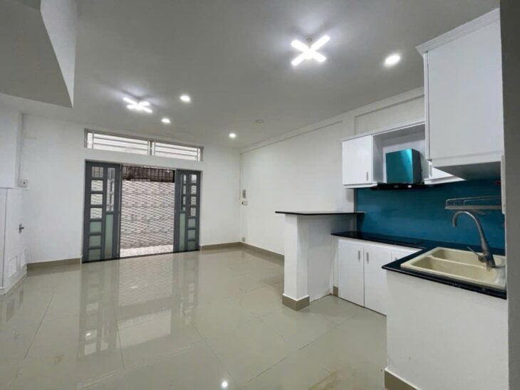 Giảm 300tr! Nhà Vuông 2 tầng 31m2 – Thích Quảng Đức PN