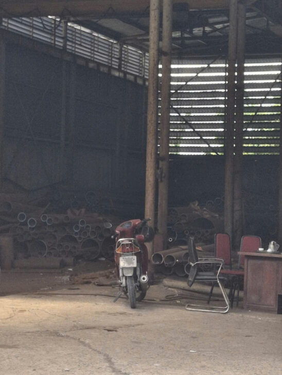 Giảm mạnh 2 tỷ! Nhà xưởng mặt tiền đường xe tải 650m2, Vuông – An Phú Đông 12 Q12