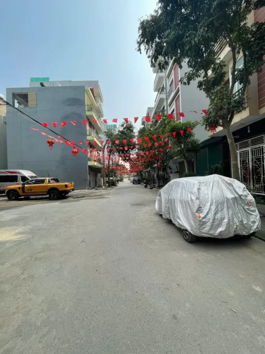 Bán căn LK Yên Lộ 53mx4 tầng, nhà còn mới, phân lô, kinh doanh, giá tốt chào 12.3 tỷ.