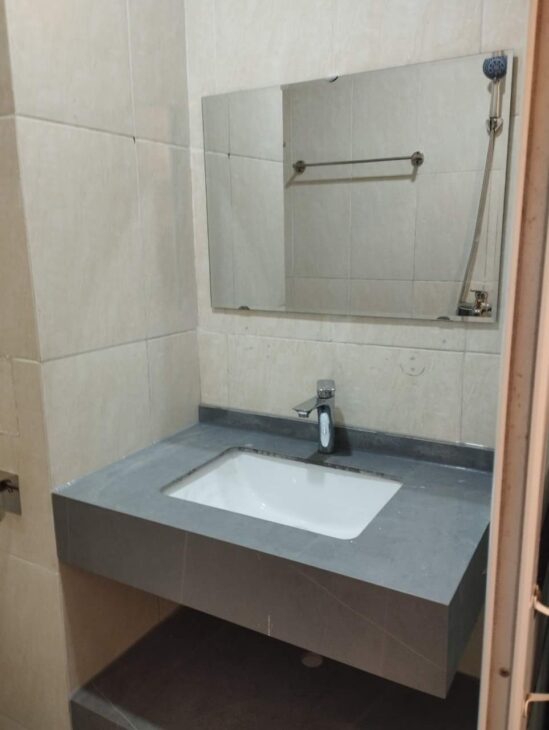 Tôi cho thuê nhà hai cửa đi, mới, Trúc Bạch; vỉa hè 100m2* 4T- 30 Tr
