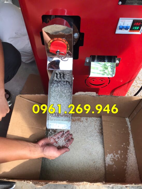 Máy xát gạo Takyo TK 250 C tách riêng trấu cám