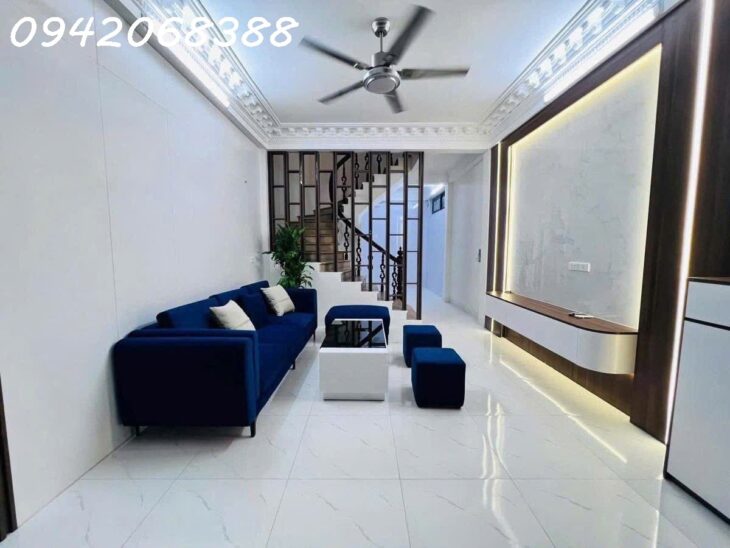 bán nhà Thịnh Quang, Đống Đa, 8,6T nằm ngay ngã tư sở khu vực VIP nhất quận, nhà dân xây tặng full