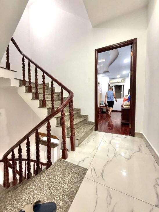 NGỘP BANK! Bán gấp 59M² 4 Tầng/3pn Ô TÔ ĐỖ CỬA – Nguyễn Kiệm GẦN CV GIA ĐỊNH!