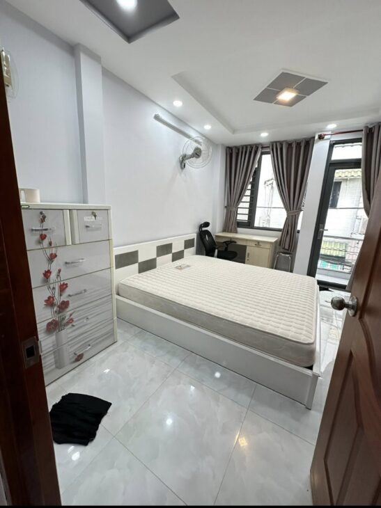 Nhà Nguyên Căn Full Nội Thất Đoàn Văn Bơ Sat Quận 1