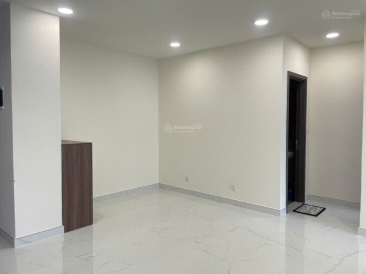 Cho thuê Diamond Centery 96m2 2pn 1 kho full nội thất cao cấp.