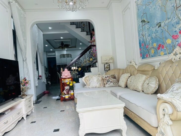 NHÀ 3 TẦNG FULL NỘI THẤT – TRUNG TÂM HIỆP THÀNH
