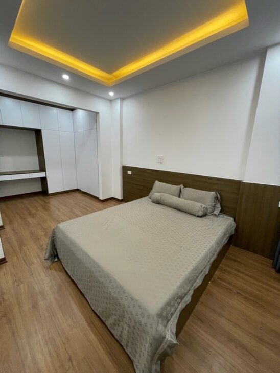 Bán nhà phố Yên Hoà, 5 Tầng 4 ngủ, tiện ích ngập tràn, gần trường học, chợ, vài bước ra phố, Giá