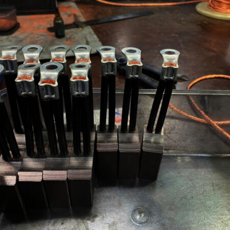 Chổi than công nghiệp chất lượng cao, giá cả hợp lý, đem lại hiệu quả vượt trội cho công việc Chổi than công nghiệp chất lượng cao, giá cả hợp lý, đem lại hiệu quả vượt trội cho công việc