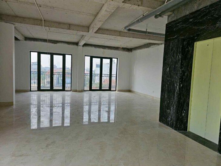 bán nhà lô góc Ngọc Thụy, 90m x 8 tầng,mặt tiền 7.5m, thang máy, vỉa hè, ôtô tránh