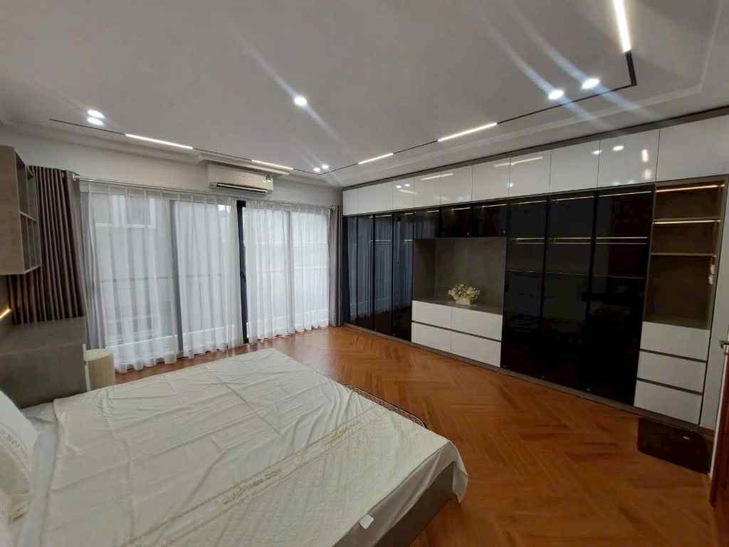 bán nhà Ngọc Lâm, 6 tầng thang máy, full nội thất, gara ôtô, ngõ thông Ngọc Lâm-Nguyễn Văn Cừ