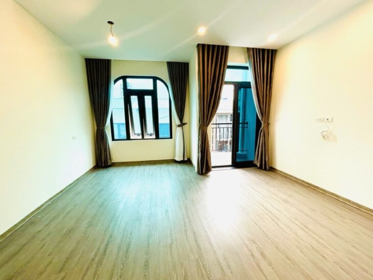 Linh Đàm 54m 4 tầng 13.5 tỉ