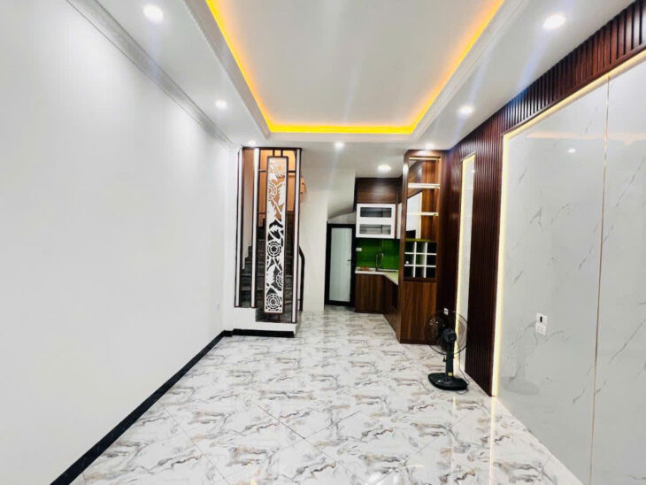 NHÀ MỚI LÁNG HẠ KÍNH KONG – THIẾT KẾ HIỆN ĐẠI 30m2 5 tầng mặt tiền 3.2m Giá 7.98 tỷ