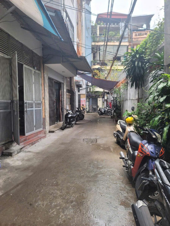 ĐƯỜNG LÁNG NGÕ 3M – NỞ HẬU – CÁCH PHỐ 30M 42m2 4 tầng mặt tiền 3.7m Giá 9.5 tỷ