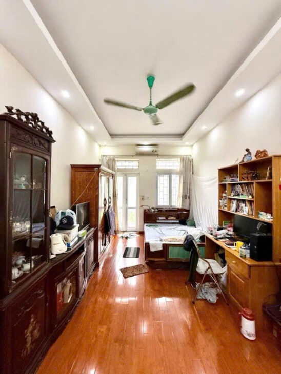 ĐƯỜNG LÁNG NGÕ 3M – NỞ HẬU – CÁCH PHỐ 30M 42m2 4 tầng mặt tiền 3.7m Giá 9.5 tỷ