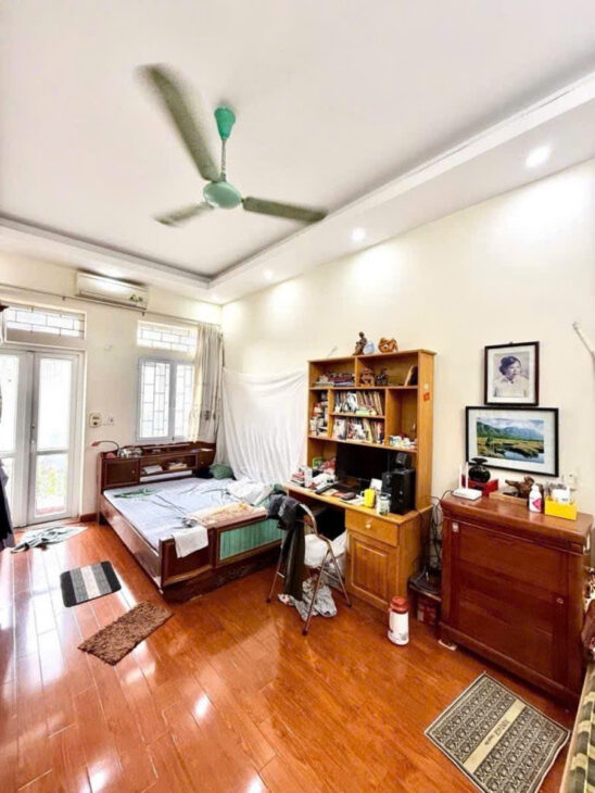 ĐƯỜNG LÁNG NGÕ 3M – NỞ HẬU – CÁCH PHỐ 30M 42m2 4 tầng mặt tiền 3.7m Giá 9.5 tỷ