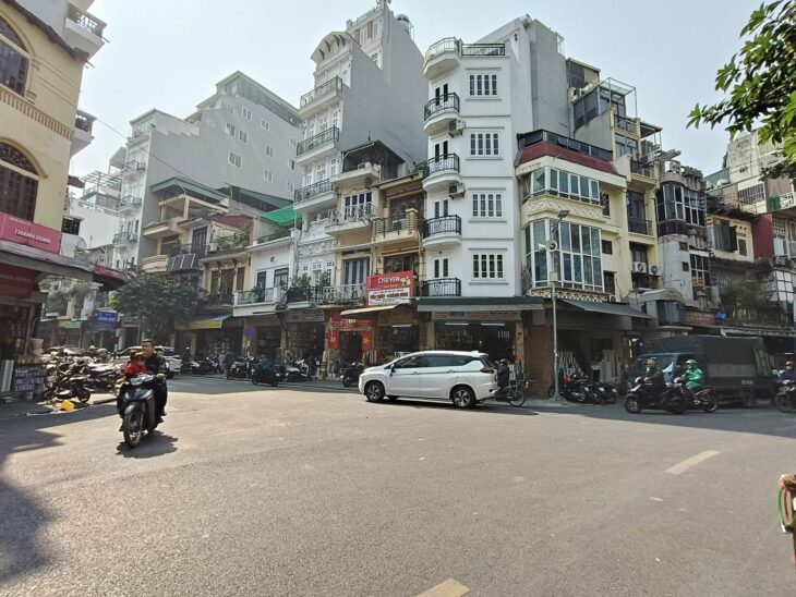 LÔ GÓC 3 THOÁNG – PHỐ CỔ HÀNG QUẠT – ĐƯỜNG RỘNG HIẾM – GIÁ TỐT