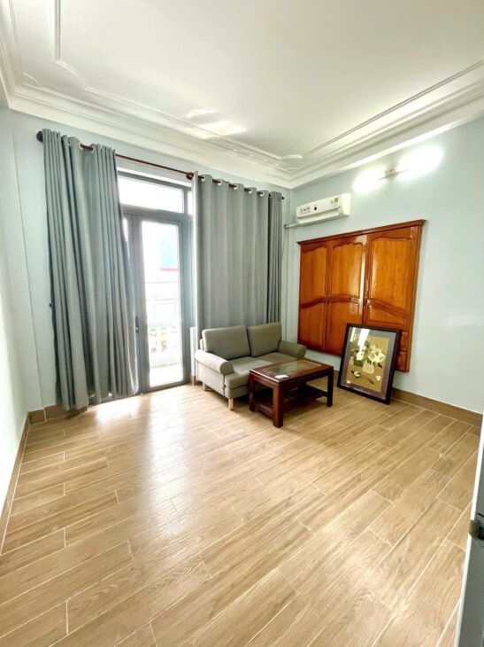 NHÀ ĐẸP HẺM Ô TÔ NGUYỄN KIỆM TRUNG TÂM TP